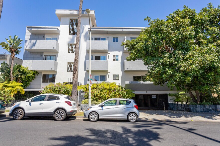 1030 N Orange Grove Ave, Los Angeles, CA à vendre - Photo de l’immeuble – Image 3 sur 15