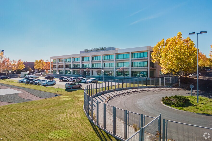 Calle Playa de las Américas, 2, Las Rozas de Madrid, Madrid à louer - Photo de l’immeuble – Image 2 sur 4