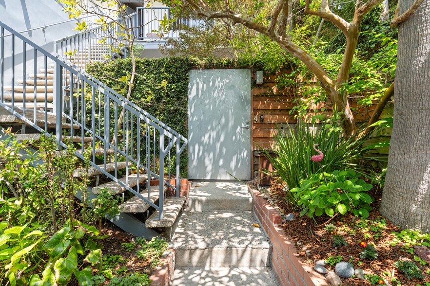 631 Pier Ave, Santa Monica, CA à vendre - Photo de l’immeuble – Image 2 sur 20