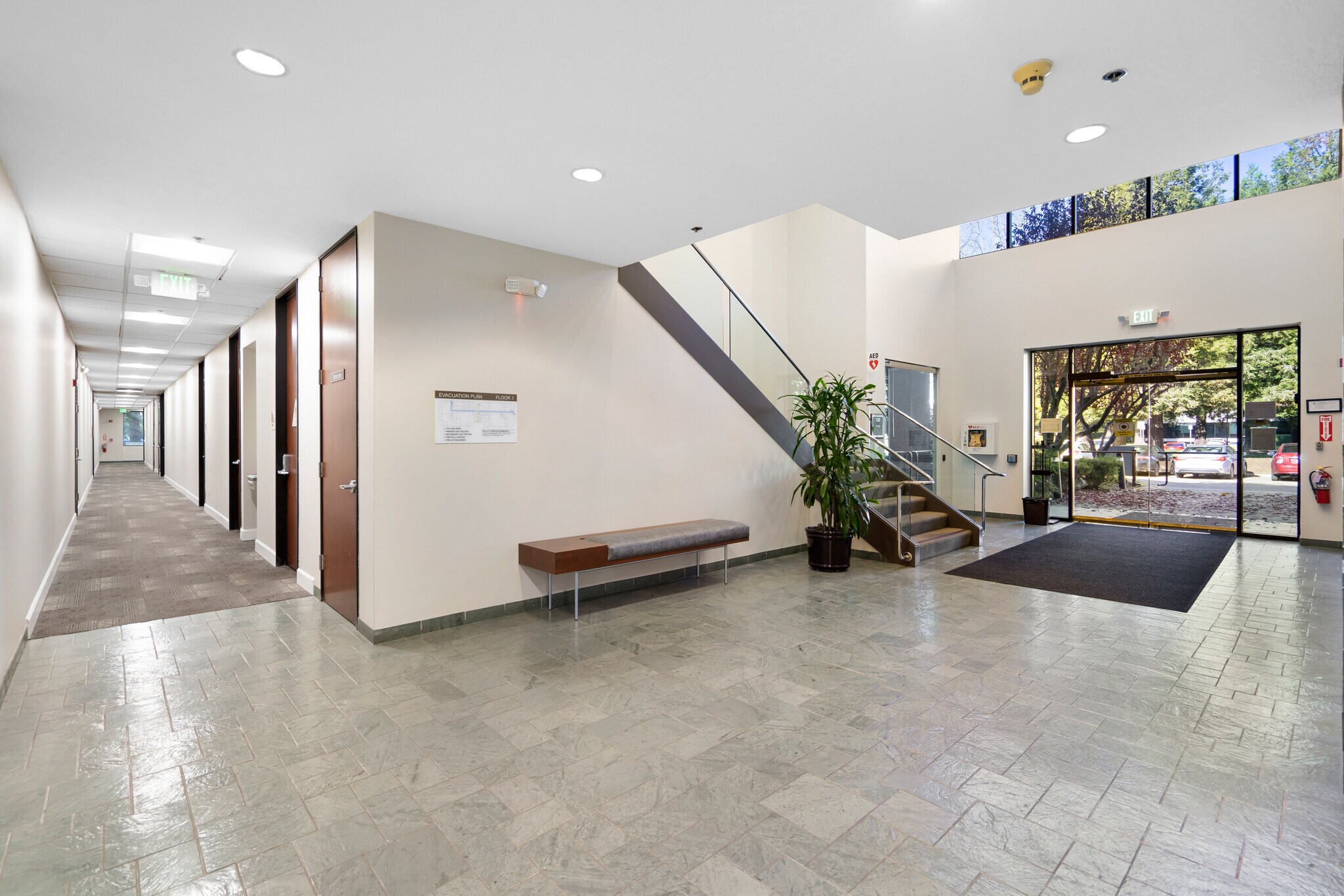 1425 N McDowell Blvd, Petaluma, CA à louer Photo intérieure– Image 1 sur 21