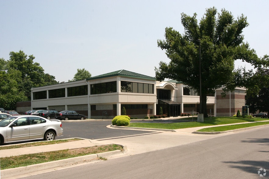 9808 E 66th Ter, Raytown, MO à louer - Photo principale – Image 1 sur 8