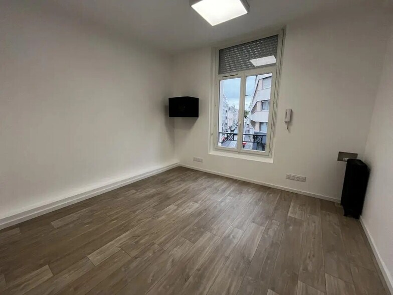 Bureau dans Amiens à louer - Photo de l’immeuble – Image 1 sur 7