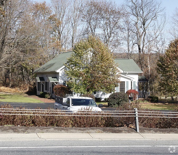 1011 Hoosick Rd, Troy, NY à vendre - Photo de l’immeuble – Image 3 sur 24