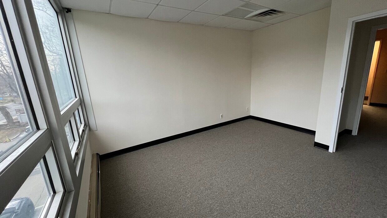 111 N Central Ave, Hartsdale, NY à louer Photo intérieure– Image 1 sur 6