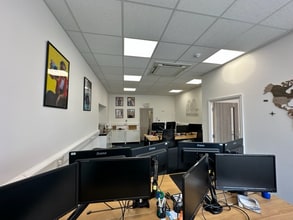 110-114 Golders Green Rd, Londres à louer Photo intérieure– Image 1 sur 4