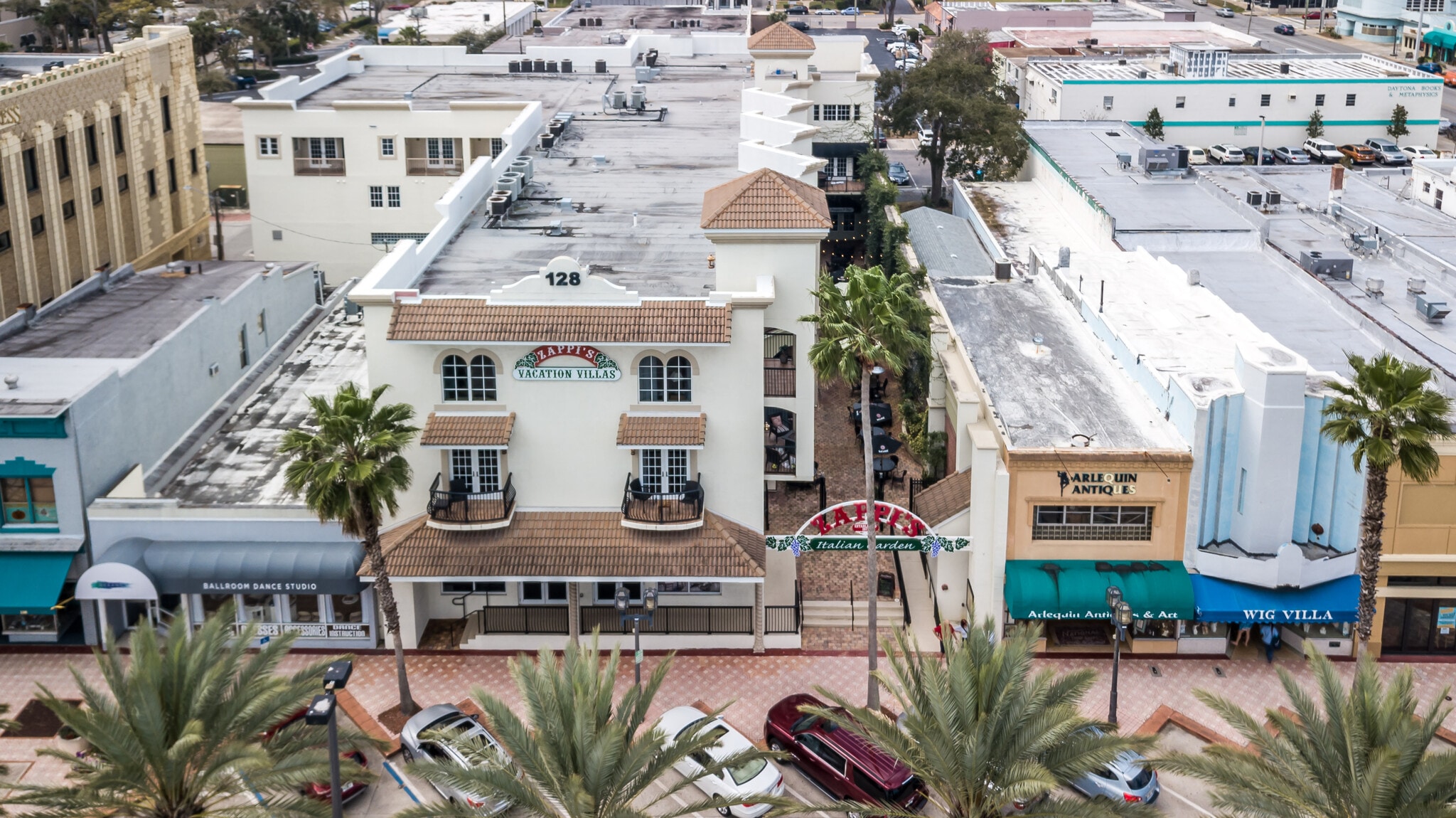 128 S Beach St, Daytona Beach, FL à louer Photo de l’immeuble– Image 1 sur 18