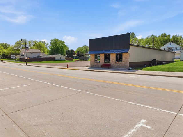123 N Main St, Loyal, WI à vendre - Photo de l’immeuble – Image 3 sur 37