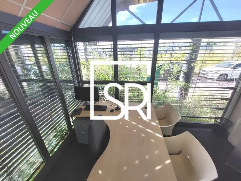 Bureau dans Enval à vendre - Photo de l’immeuble – Image 3 sur 11