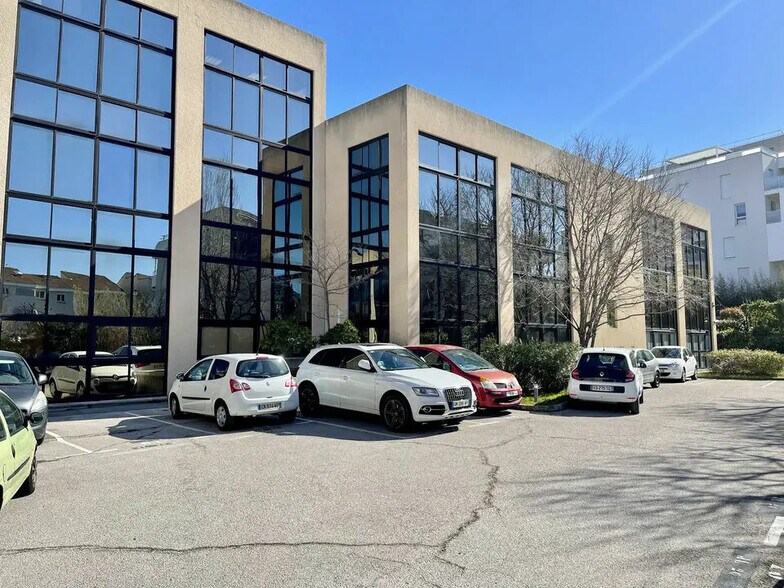 Bureau dans Marseille à vendre - Photo de l’immeuble – Image 2 sur 10