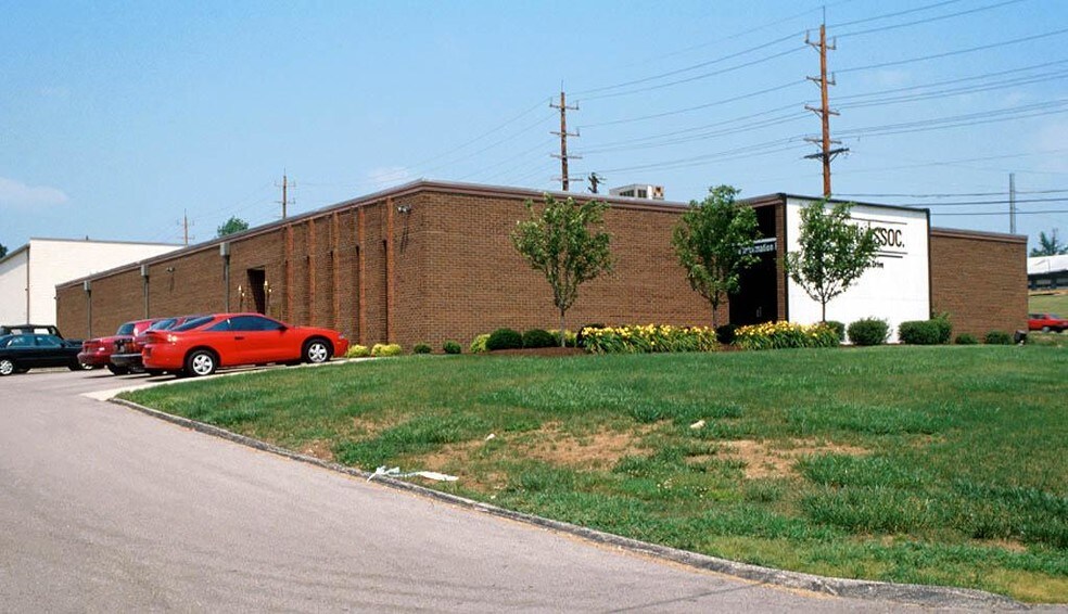 10385 Spartan Dr, Evendale, OH à louer - Photo de l’immeuble – Image 2 sur 33
