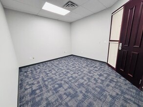 2101 Vista Pkwy, West Palm Beach, FL à louer Photo intérieure– Image 1 sur 1