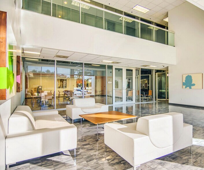 2500 E T C Jester Blvd, Houston, TX à louer - Hall d’entrée – Image 3 sur 5