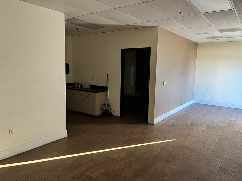 14662 El Molino St, Fontana, CA à vendre - Photo intérieure – Image 3 sur 15