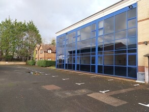 37 Gatwick Rd, Crawley à louer Photo intérieure– Image 2 sur 4