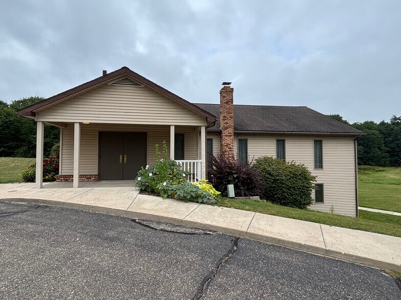 180 Grange Hall Rd, Ortonville, MI à vendre - Photo de l’immeuble – Image 1 sur 16
