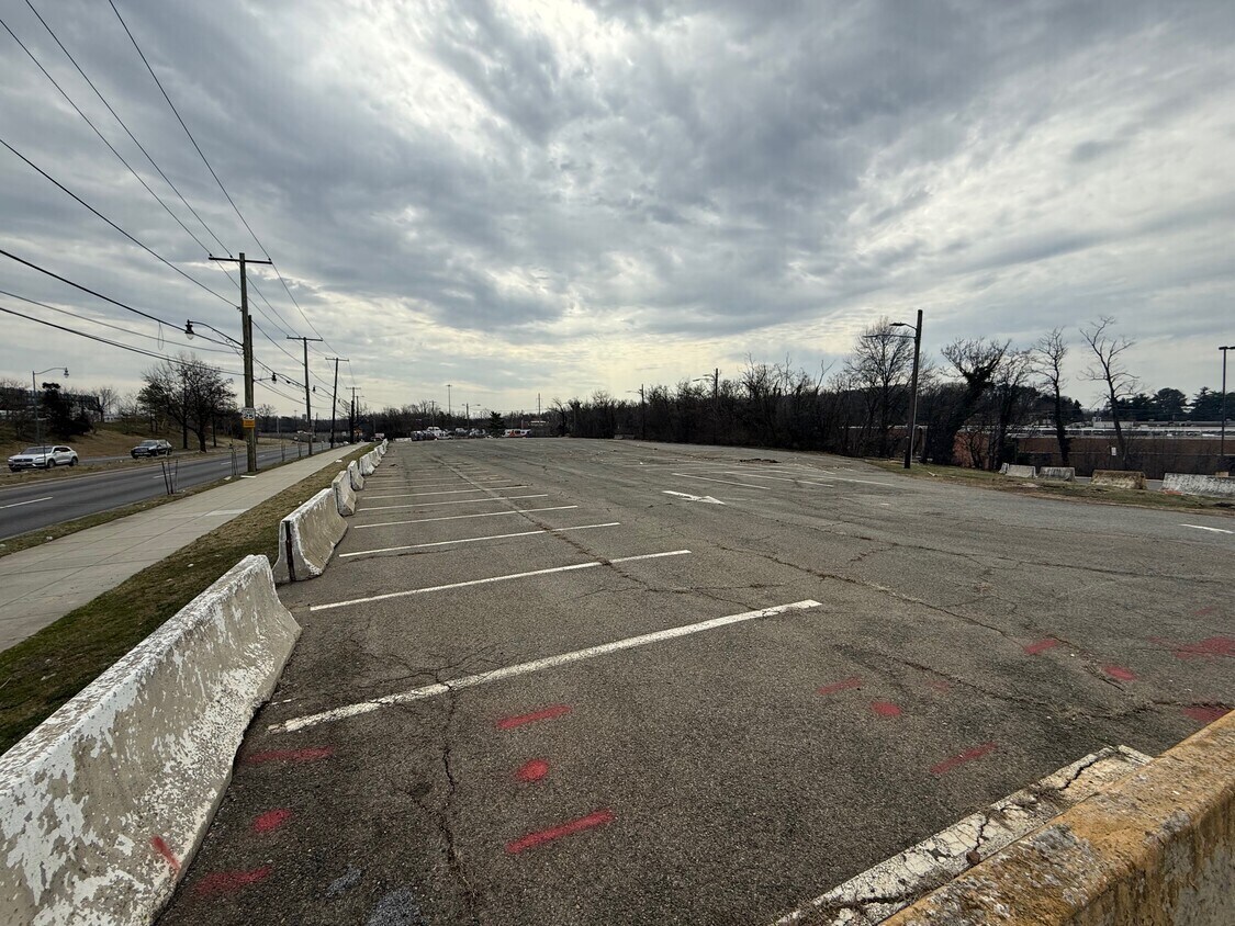 2150 S Dakota Ave, Washington, DC à louer Photo principale– Image 1 sur 3