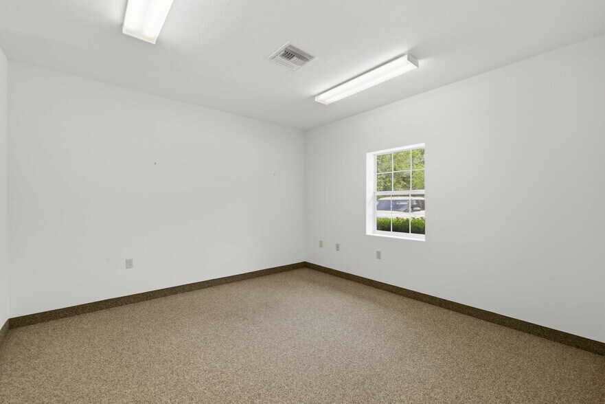 4378 NE 35th St, Ocala, FL à louer - Photo de l’immeuble – Image 3 sur 17