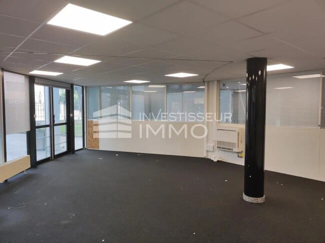 Plus de détails pour Bureau à louer