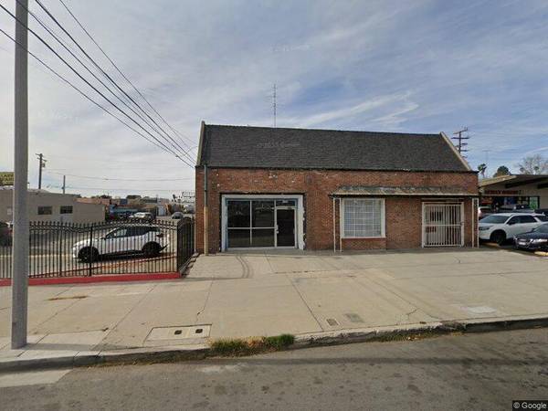 2260 N Arrowhead Ave, San Bernardino, CA à louer - Photo de l’immeuble – Image 1 sur 6