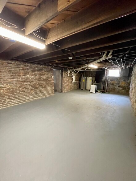 506 E Liberty St, Charles Town, WV à vendre - Photo intérieure – Image 3 sur 66
