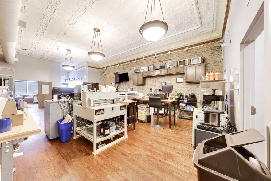 1528 W Fullerton Ave, Chicago, IL à vendre - Photo de l’immeuble – Image 2 sur 20