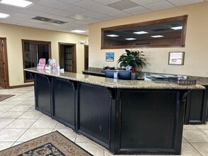4404 NW Cache Rd, Lawton, OK à louer Photo intérieure– Image 2 sur 6