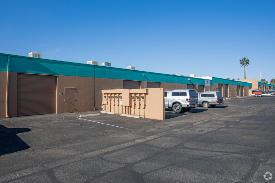 8049 E Lakeside Pky, Tucson, AZ à louer - Photo de l’immeuble – Image 3 sur 4