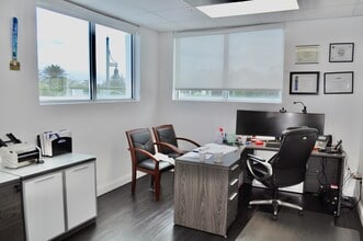 2701 E Atlantic Blvd, Pompano Beach, FL à louer Photo intérieure– Image 2 sur 5
