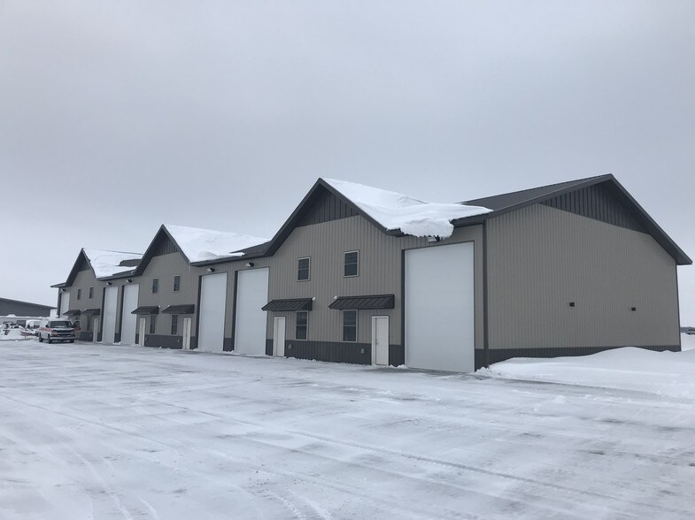 4041 27th St N, Fargo, ND à louer - Photo de l’immeuble – Image 3 sur 5