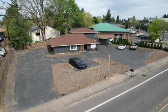 12555 SW Hall Blvd, Tigard, OR - Vue aérienne  vue de carte - Image1