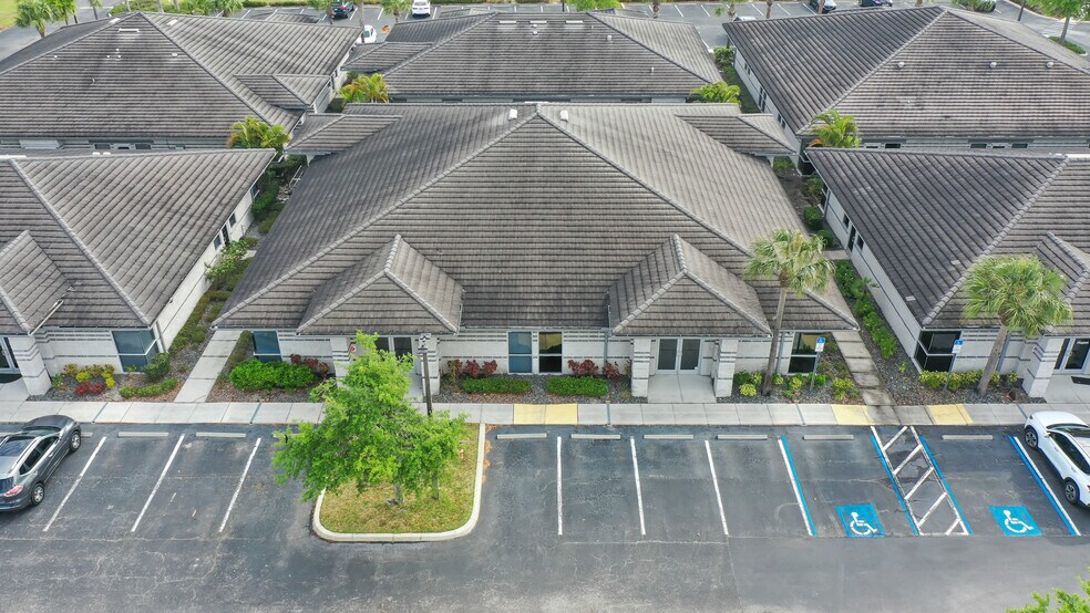 7316-7320 Delainey Ct E, Sarasota, FL à vendre - Photo de l’immeuble – Image 2 sur 55