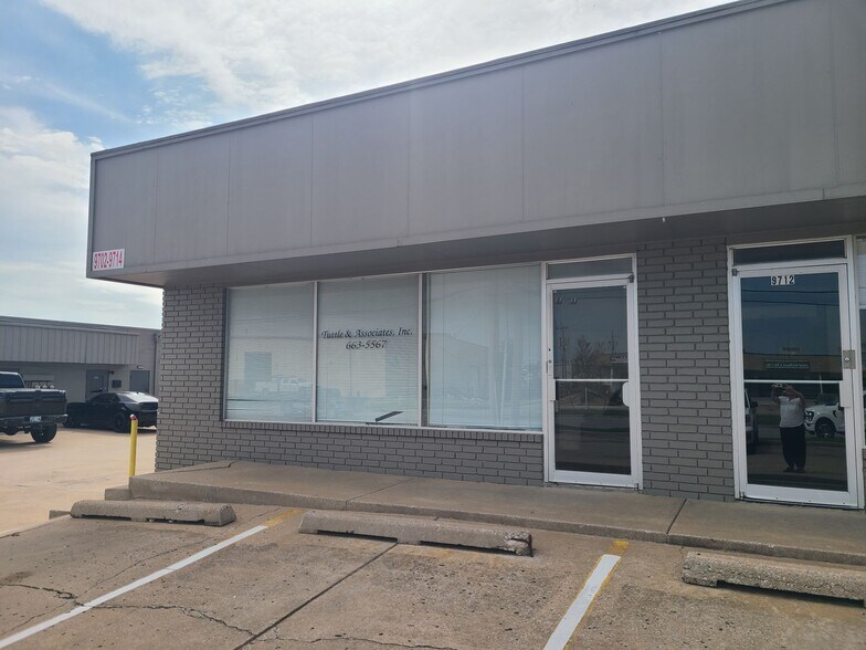 5515 S Mingo Rd, Tulsa, OK à louer - Photo de l’immeuble – Image 3 sur 24