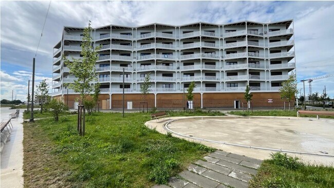 Plus de détails pour Boulevard Des 100 Arpents, Bussy-Saint-Georges - Local commercial à louer