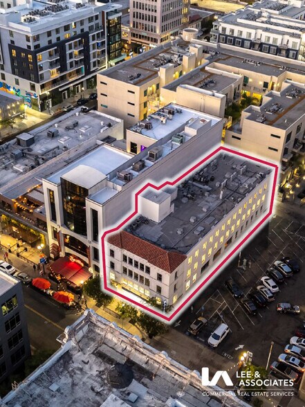 130 Pine Ave, Long Beach, CA à vendre - Photo de l’immeuble – Image 3 sur 23