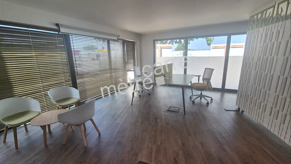 Local d’activités dans Couëron à louer - Photo de l’immeuble – Image 2 sur 8