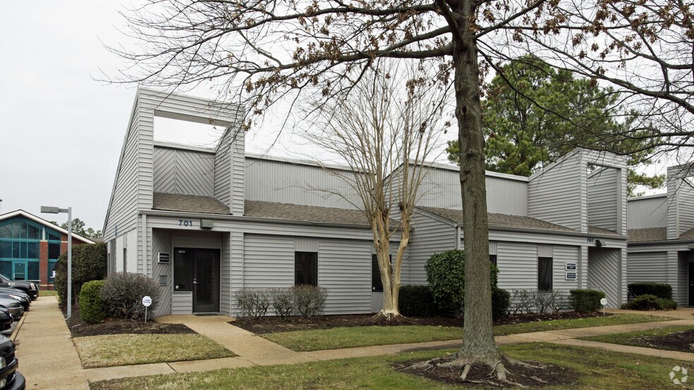 732 Thimble Shoals Blvd, Newport News, VA à vendre - Photo de l’immeuble – Image 2 sur 3