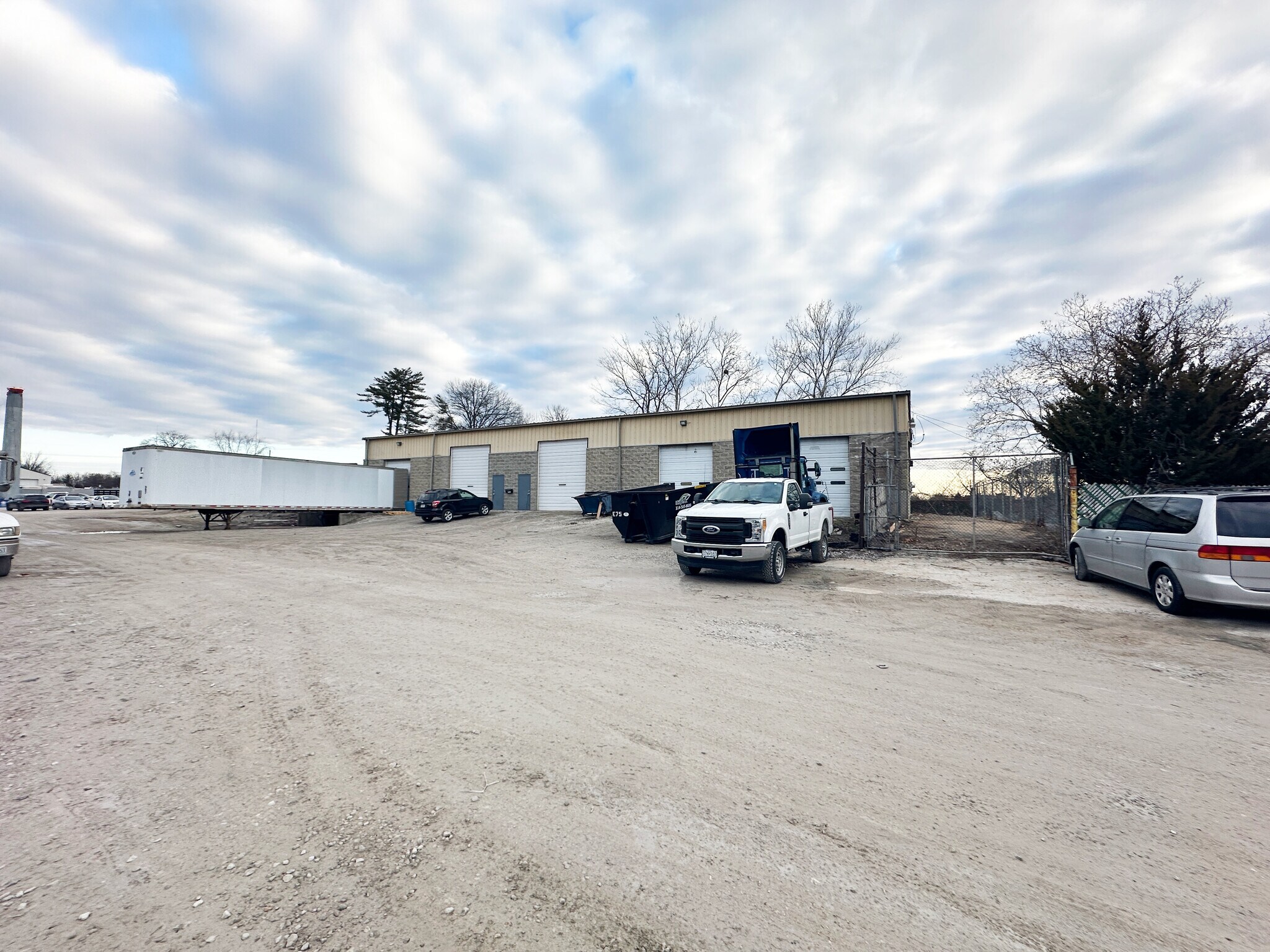9735 Gravois Rd, Affton, MO à vendre Photo de l’immeuble– Image 1 sur 7