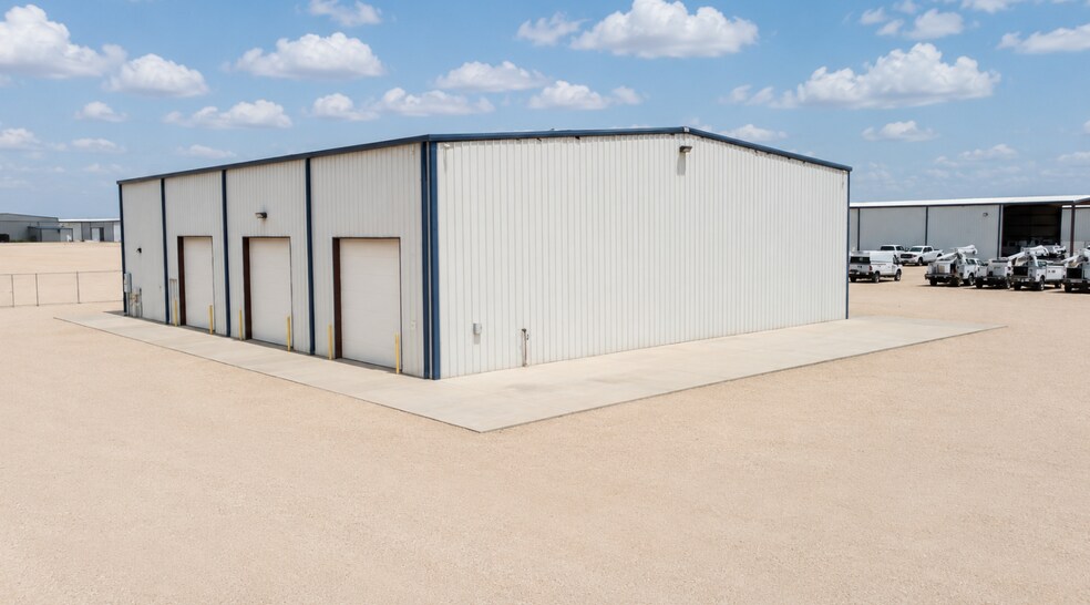 9215 W County Road 127, Midland, TX à louer - Photo de l’immeuble – Image 3 sur 24