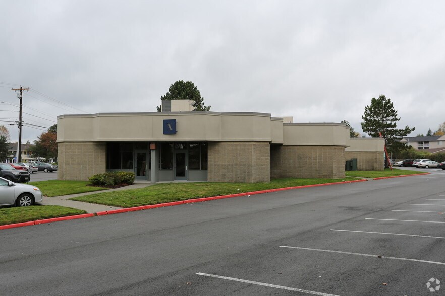 9930 Evergreen Way, Everett, WA à louer - Photo de l’immeuble – Image 3 sur 4