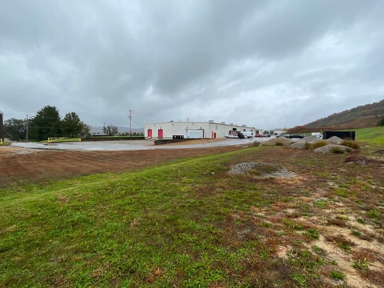 708 Fairground Rd, Lucasville, OH à vendre - Photo principale – Image 1 sur 36