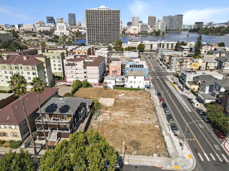229 International Blvd, Oakland, CA à vendre - Aérien – Image 2 sur 17