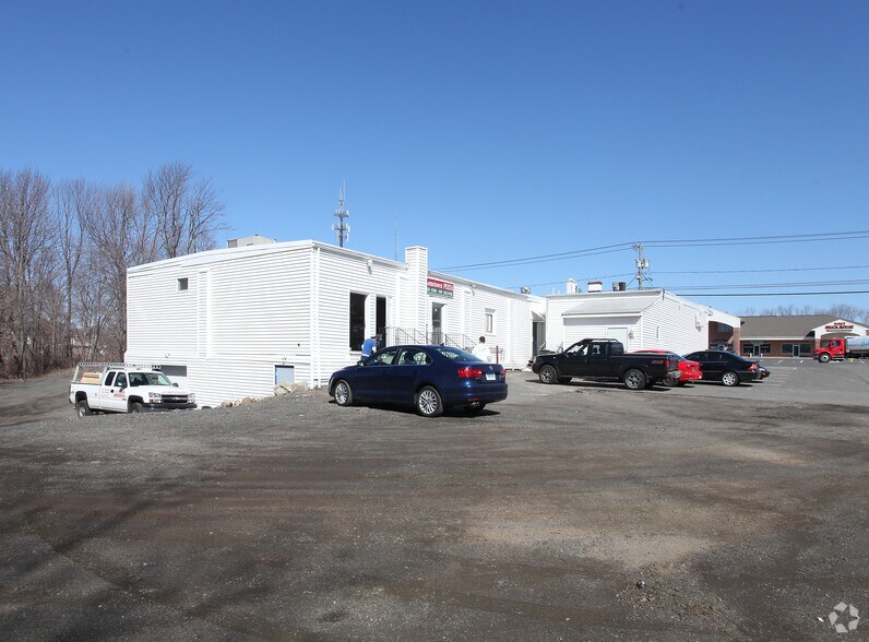 49 Waterbury Rd, Prospect, CT à vendre - Photo de l’immeuble – Image 2 sur 44