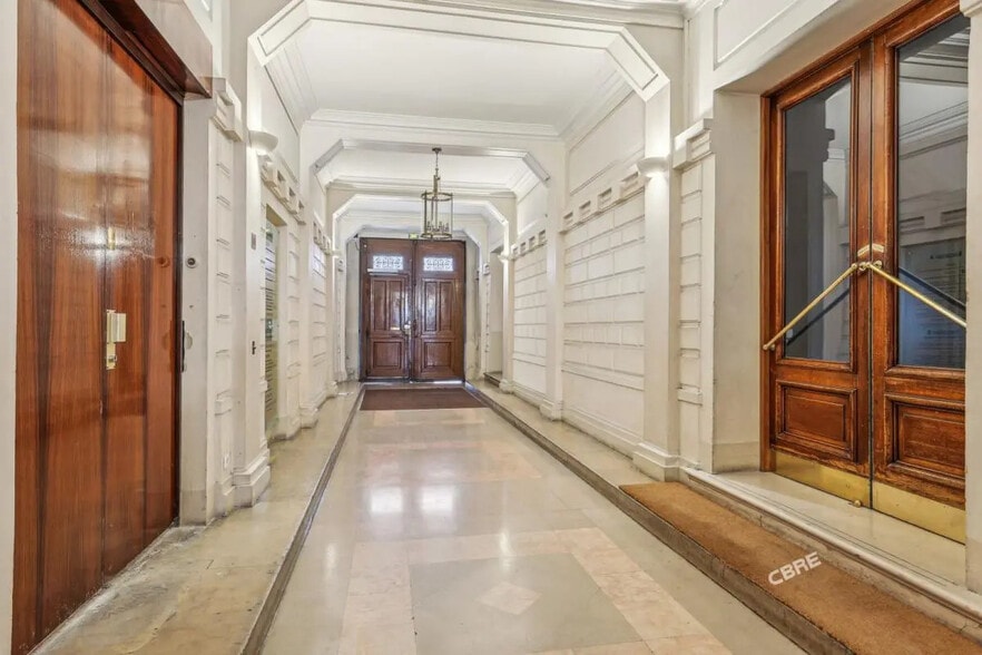 Bureau dans Paris à vendre - Photo de l’immeuble – Image 3 sur 12