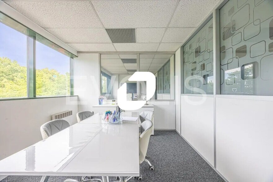 Bureau dans Lognes à vendre - Photo de l’immeuble – Image 3 sur 14