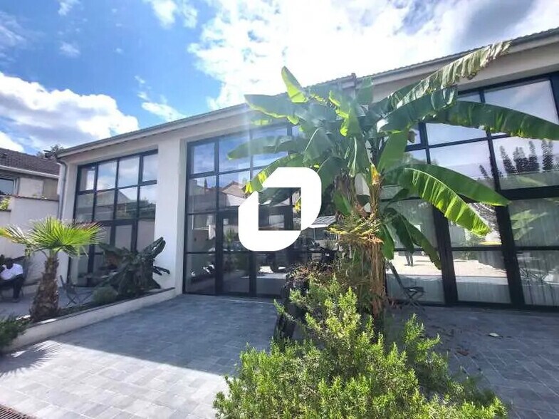 Bureau dans Arcueil à louer - Photo de l’immeuble – Image 1 sur 8