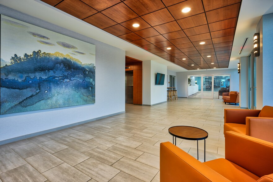 160 Newtown Rd, Virginia Beach, VA à louer - Photo de l’immeuble – Image 3 sur 16