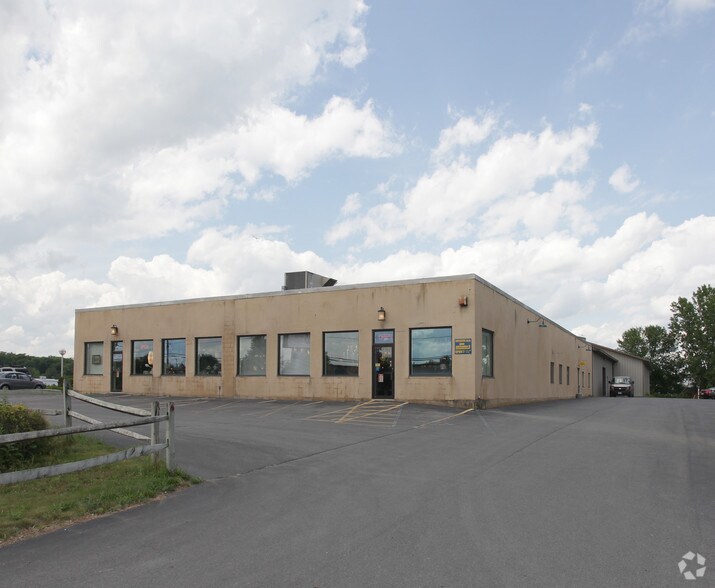 281 Dix Ave, Queensbury, NY à louer - Photo principale – Image 1 sur 3