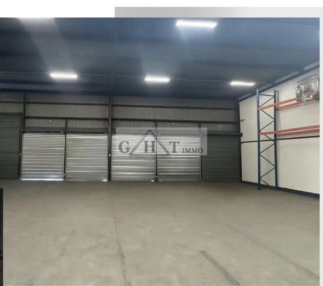 Bureau dans Villeneuve-la-Garenne à louer - Photo intérieure – Image 2 sur 3