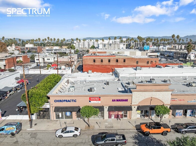 6451-6453 Van Nuys Blvd, Van Nuys, CA à louer - Photo principale – Image 1 sur 28