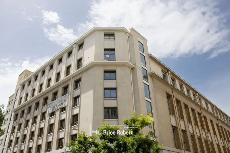 Bureau dans Lyon à louer - Photo de l’immeuble – Image 1 sur 9